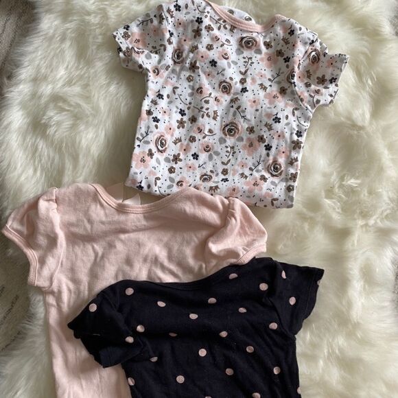 [gerber organic] set of 3 short sleeved onesies EUC #10 - Picture 5 of 5